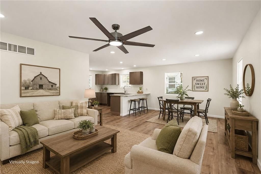 828 N Oak Street — photo 5