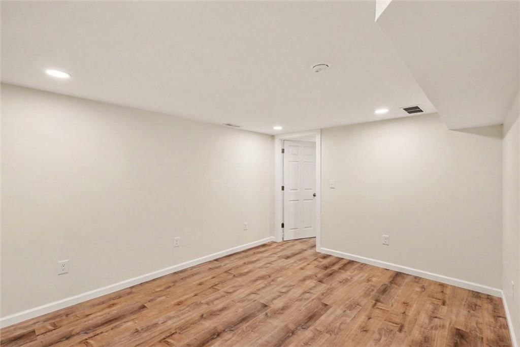 828 N Oak Street — photo 15