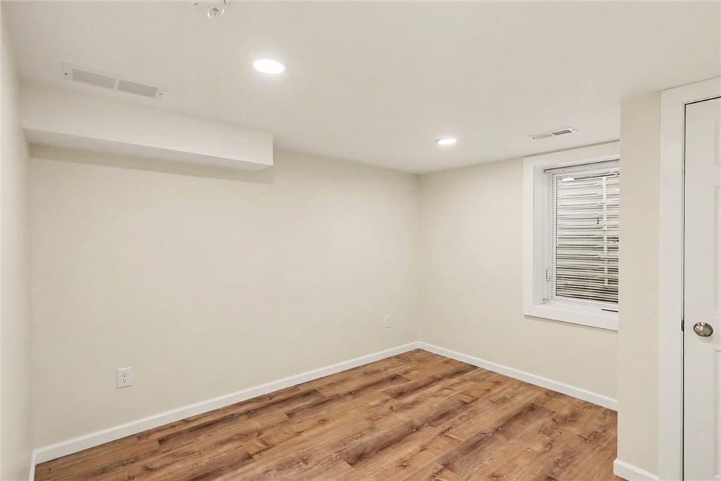 828 N Oak Street — photo 18