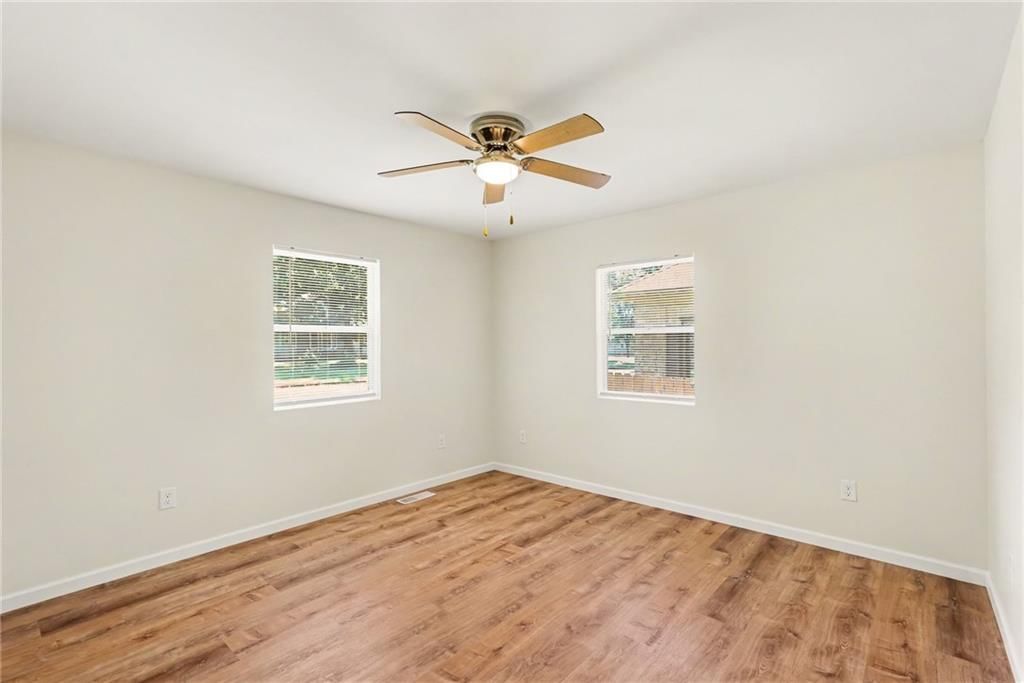 828 N Oak Street — photo 20