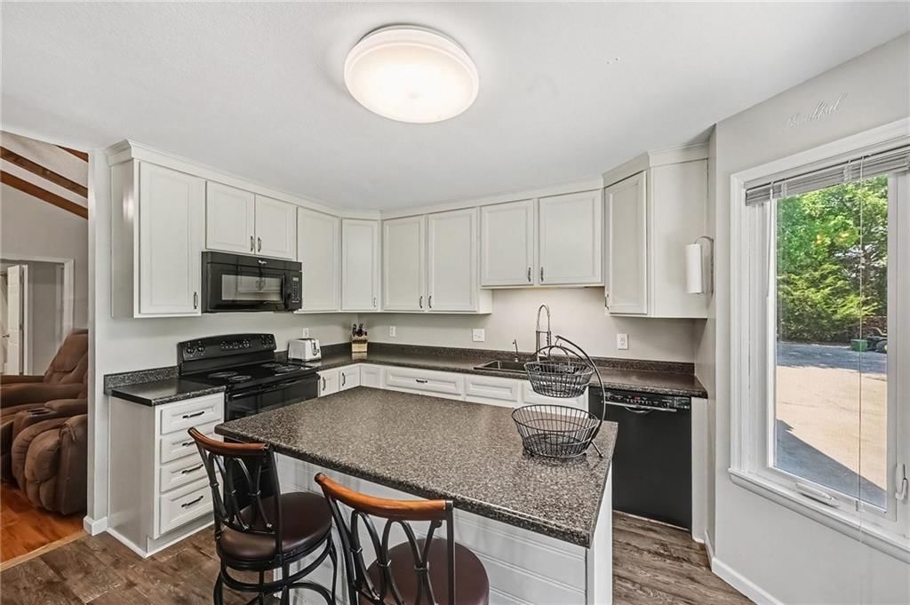 24451 Chieftain Road — photo 7