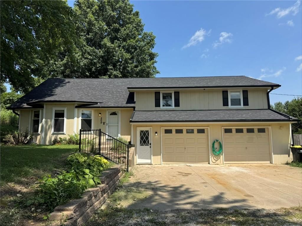 508 Maple Lane — photo 1