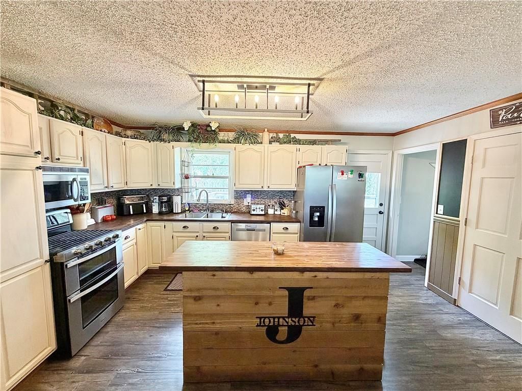 703 W Summit Street — photo 10