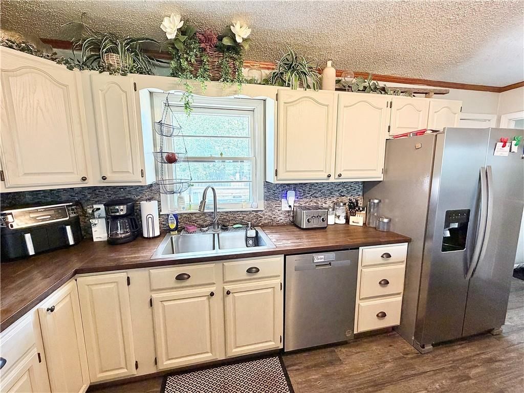 703 W Summit Street — photo 13