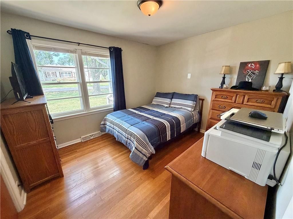 703 W Summit Street — photo 20