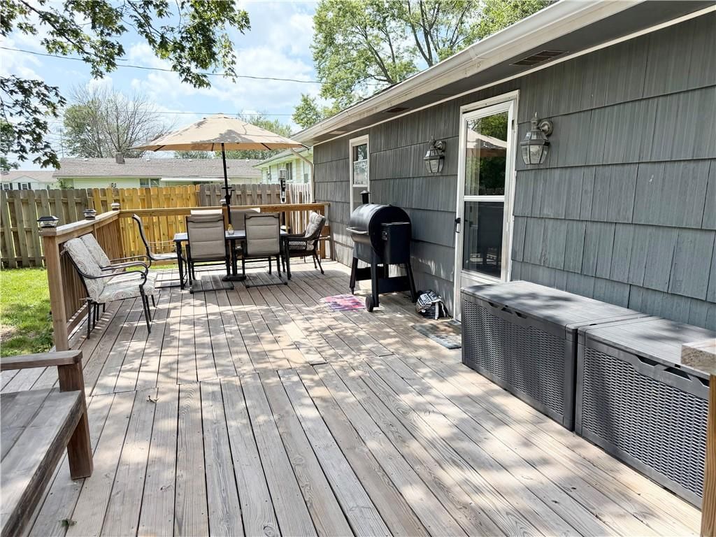 703 W Summit Street — photo 28