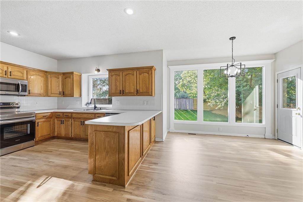 13914 S Kaw Street — photo 16