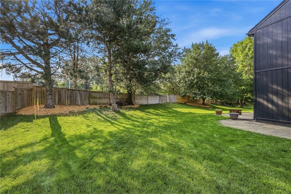 13914 S Kaw Street — photo 35