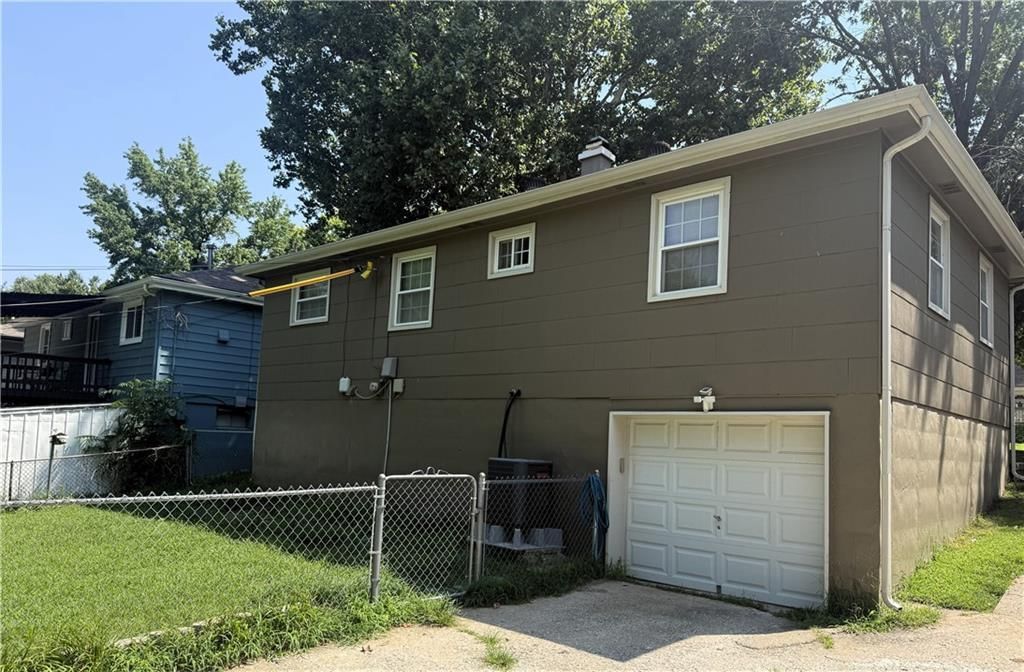 4640 N Bristol Avenue — photo 13