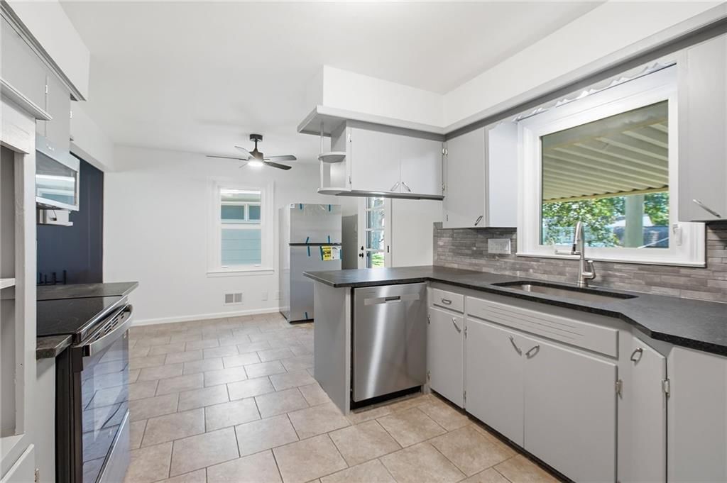 7915 Evanston Avenue — photo 10