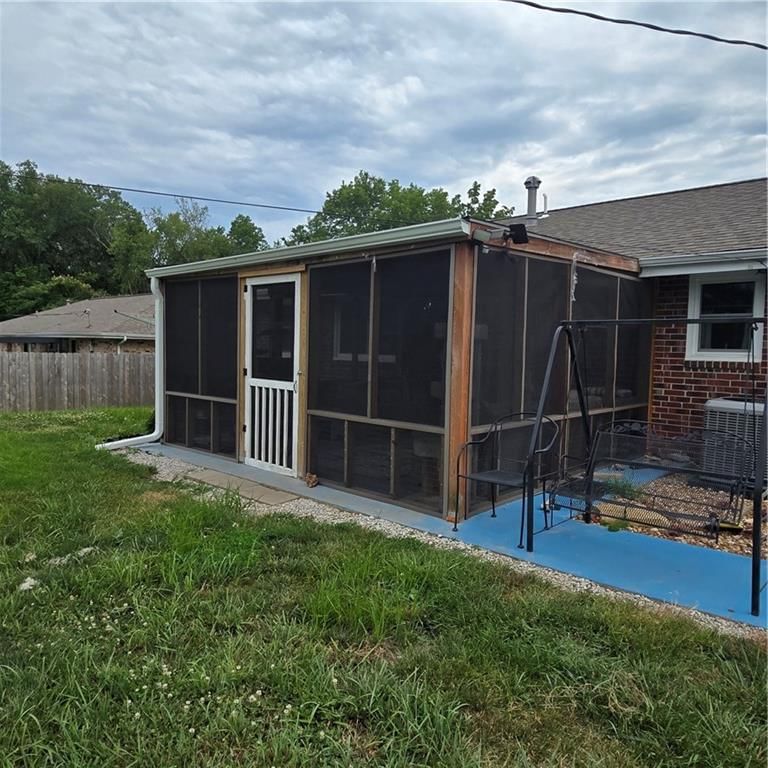 920 Tracy Avenue — photo 7
