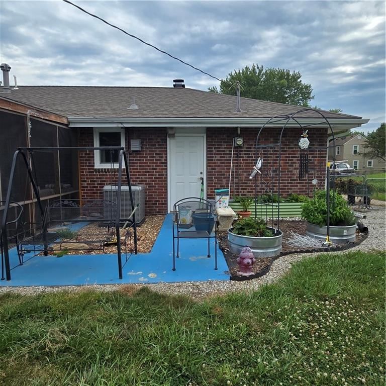 920 Tracy Avenue — photo 8
