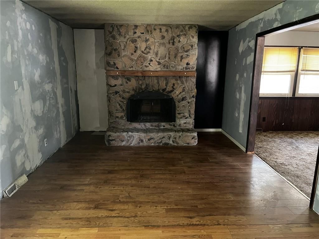 1204 Wornall Road — photo 6