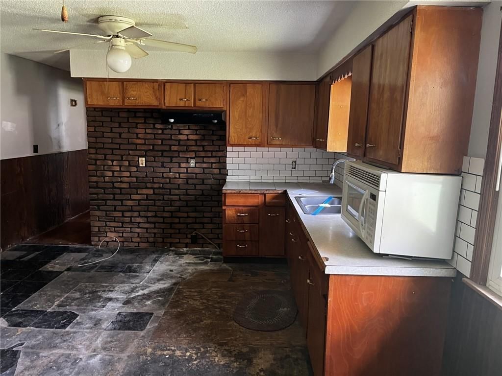 1204 Wornall Road — photo 9