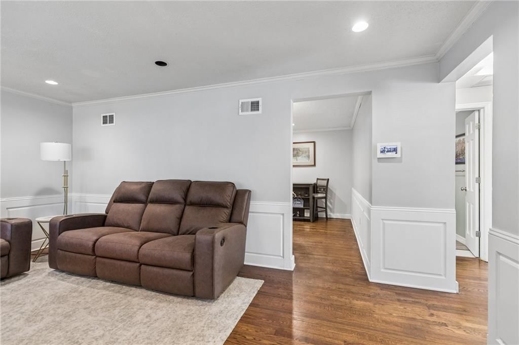 11507 W 69th Street — photo 4