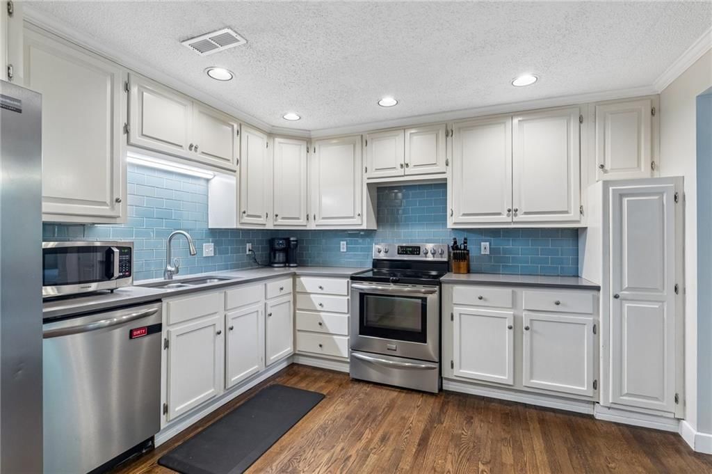11507 W 69th Street — photo 12