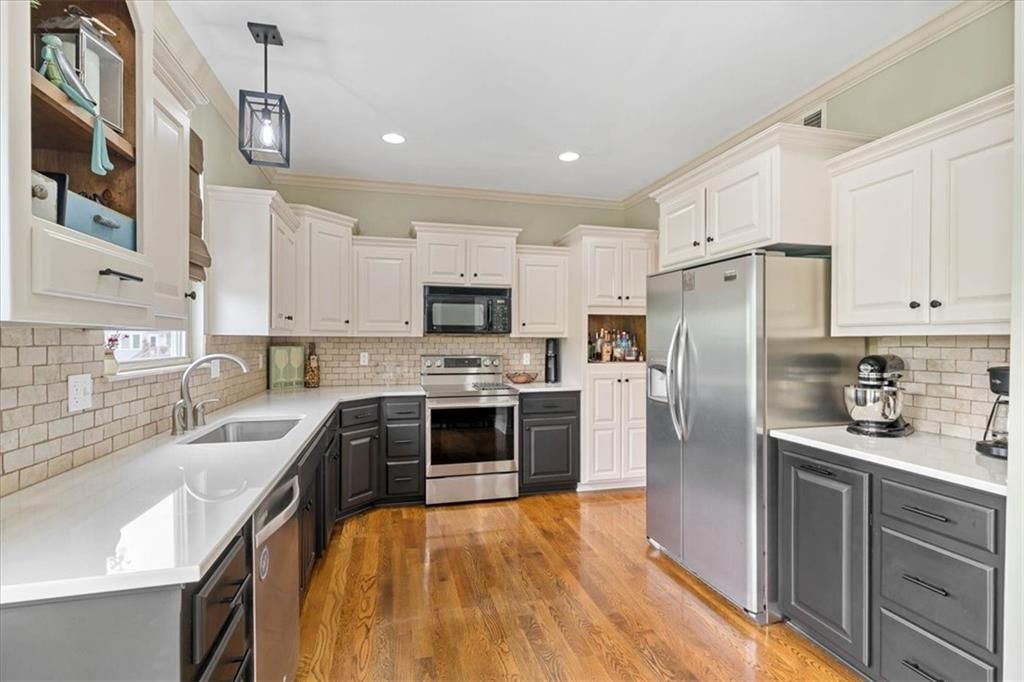 2101 SW ROBERTS Court — photo 16