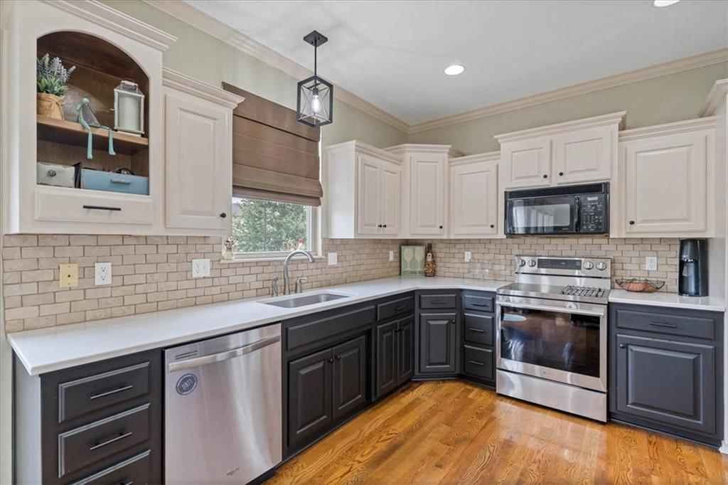 2101 SW ROBERTS Court — photo 17