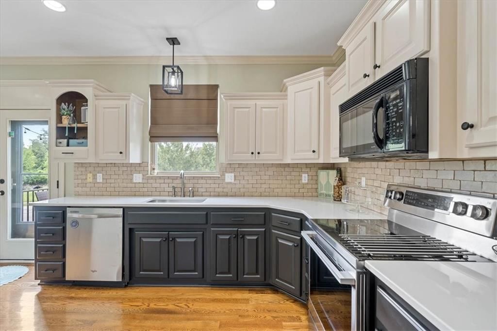 2101 SW ROBERTS Court — photo 18