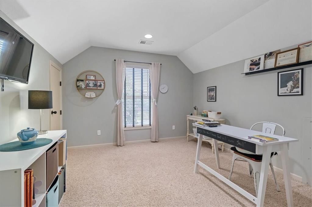 2101 SW ROBERTS Court — photo 30