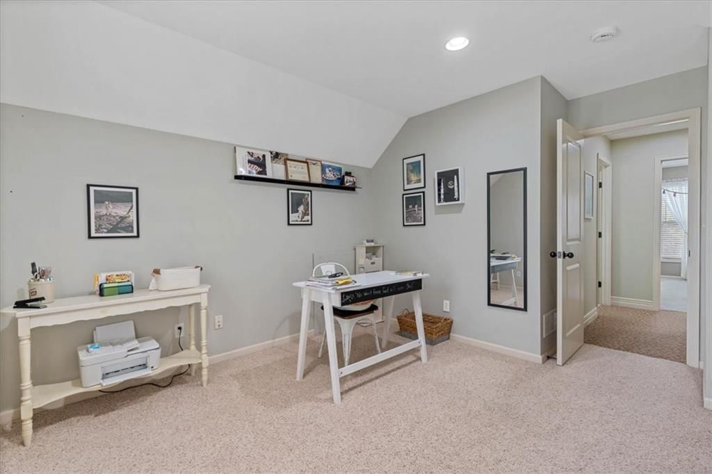 2101 SW ROBERTS Court — photo 31