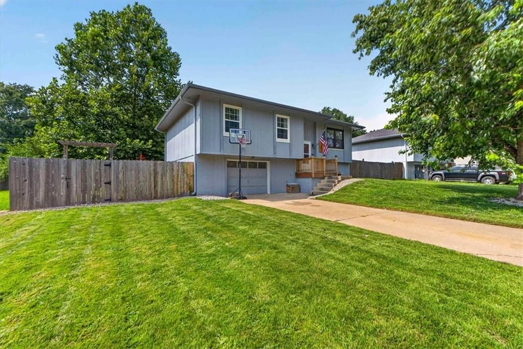 1802 PARKWOOD Drive — photo 6
