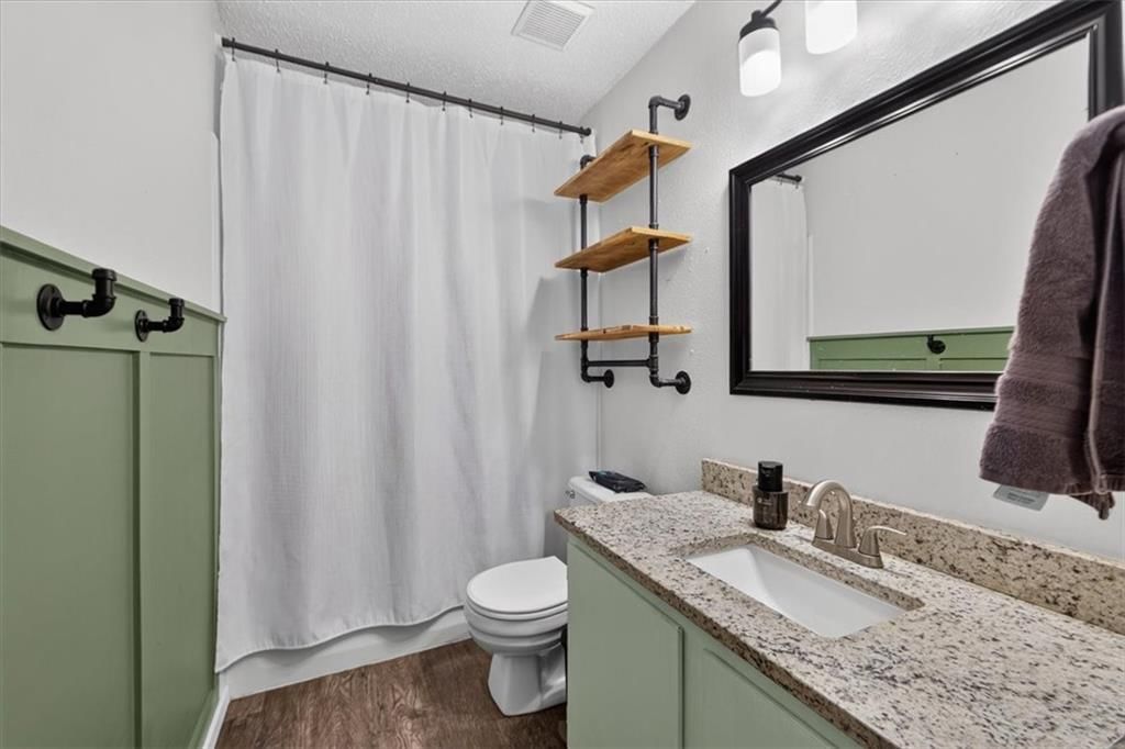 1802 PARKWOOD Drive — photo 7