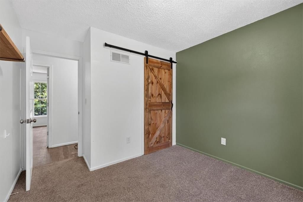 1802 PARKWOOD Drive — photo 9