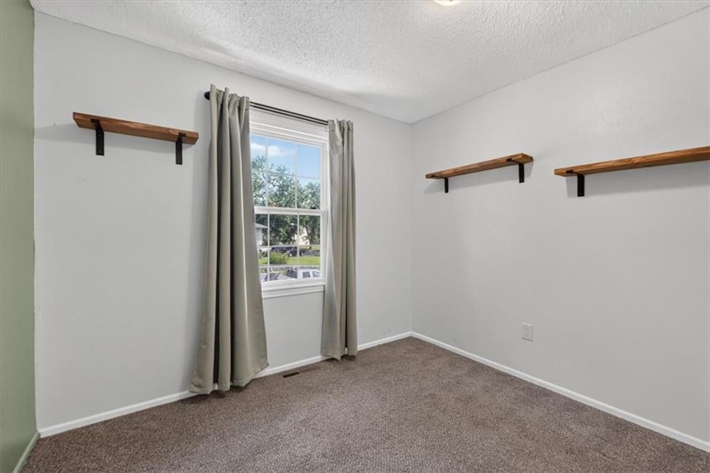 1802 PARKWOOD Drive — photo 11