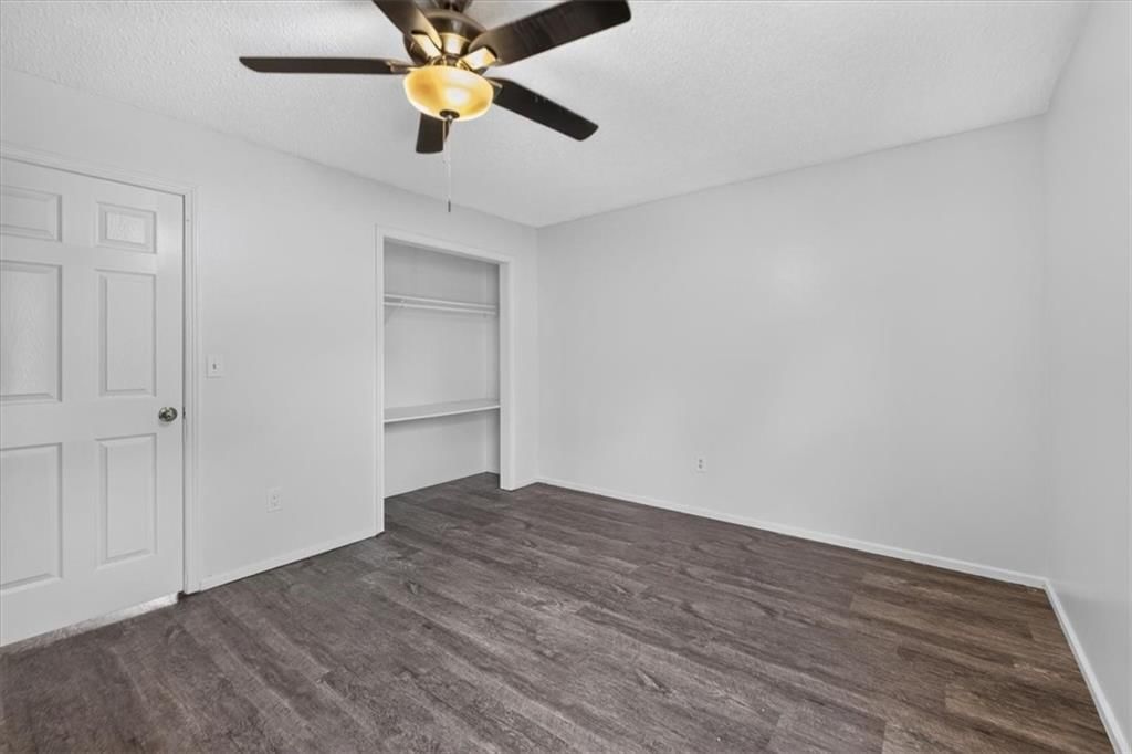 1802 PARKWOOD Drive — photo 15