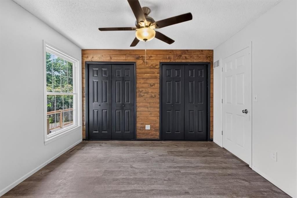 1802 PARKWOOD Drive — photo 16