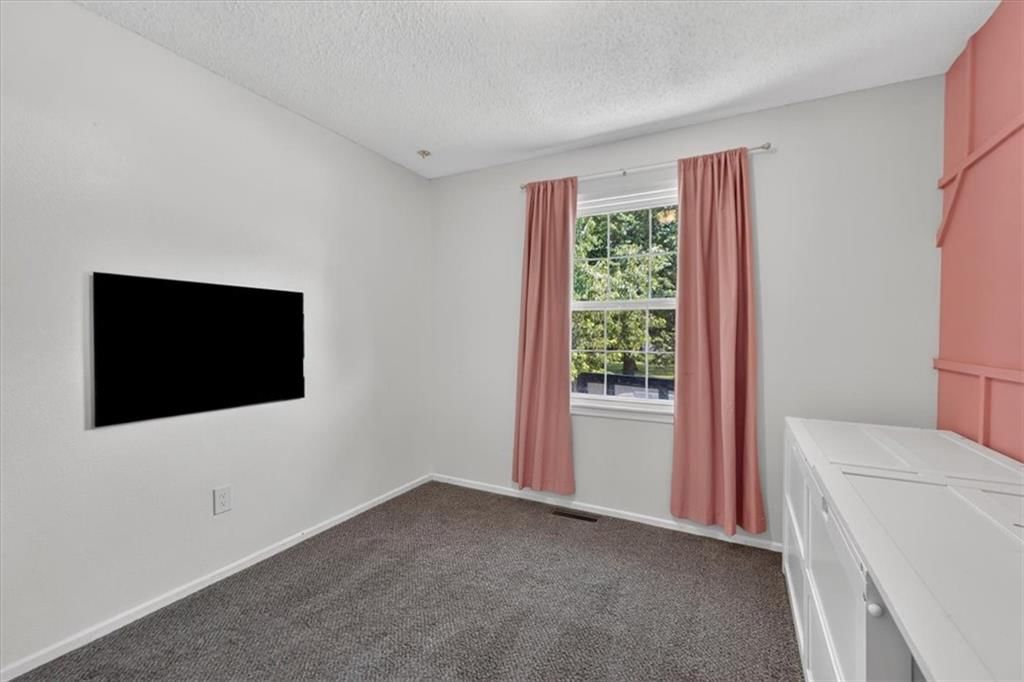 1802 PARKWOOD Drive — photo 21