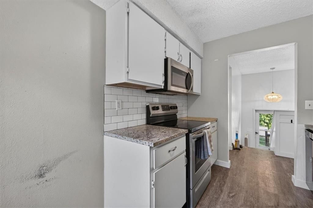 1802 PARKWOOD Drive — photo 28