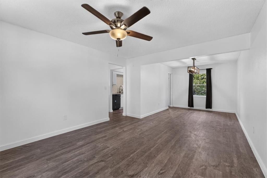 1802 PARKWOOD Drive — photo 31
