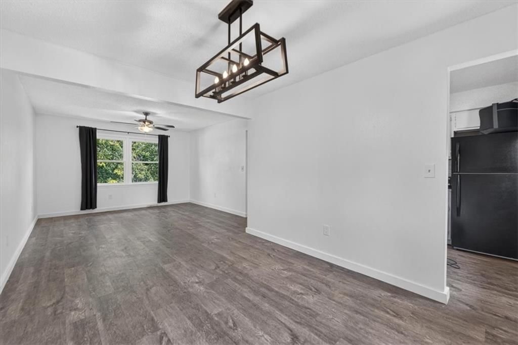 1802 PARKWOOD Drive — photo 35
