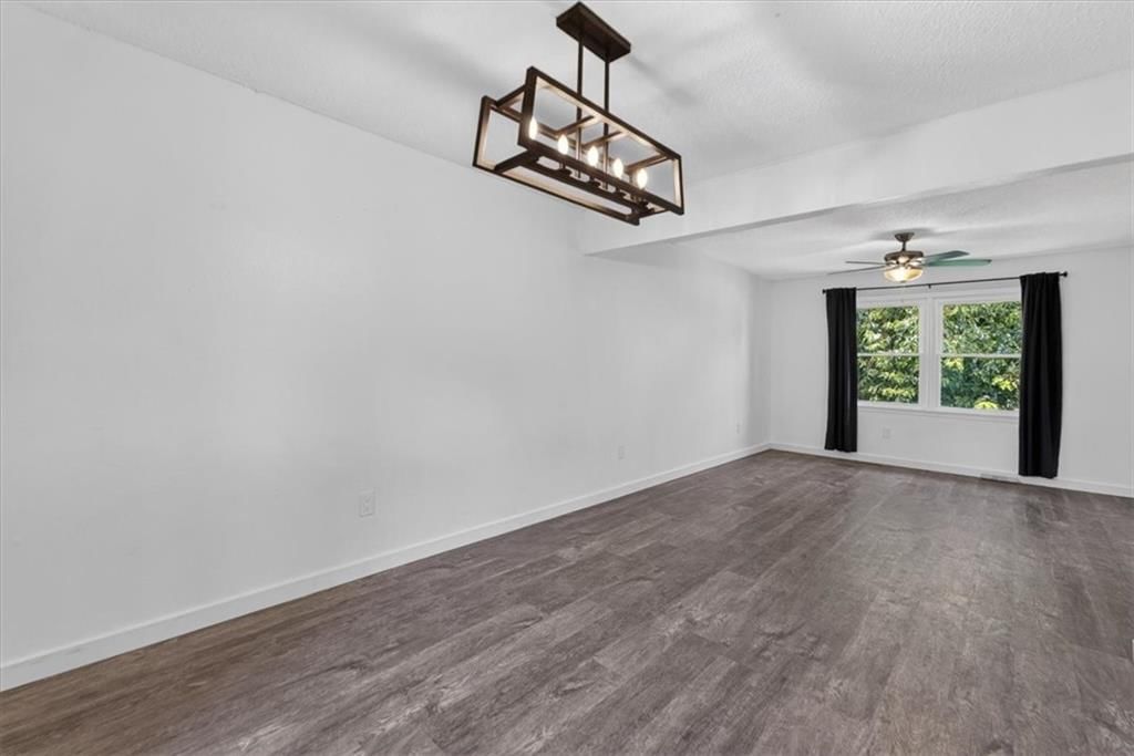 1802 PARKWOOD Drive — photo 36