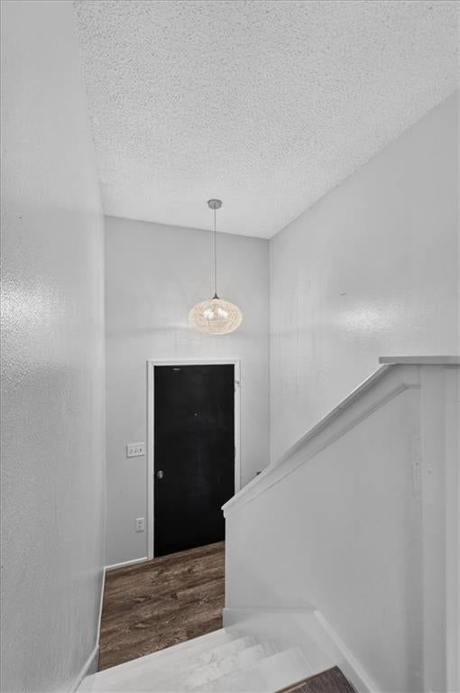 1802 PARKWOOD Drive — photo 37