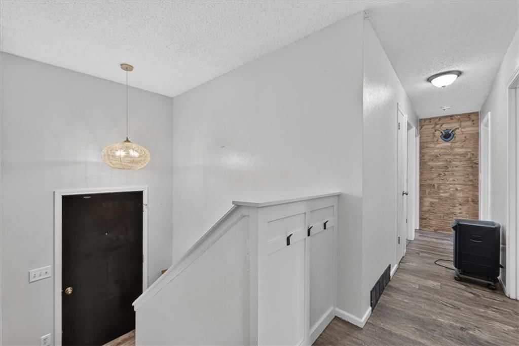 1802 PARKWOOD Drive — photo 38