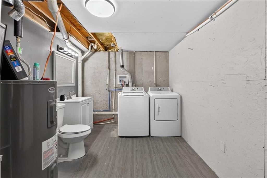 1802 PARKWOOD Drive — photo 40