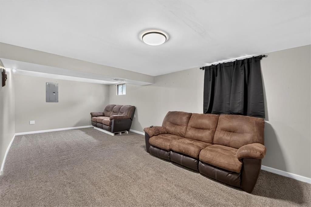 1802 PARKWOOD Drive — photo 42
