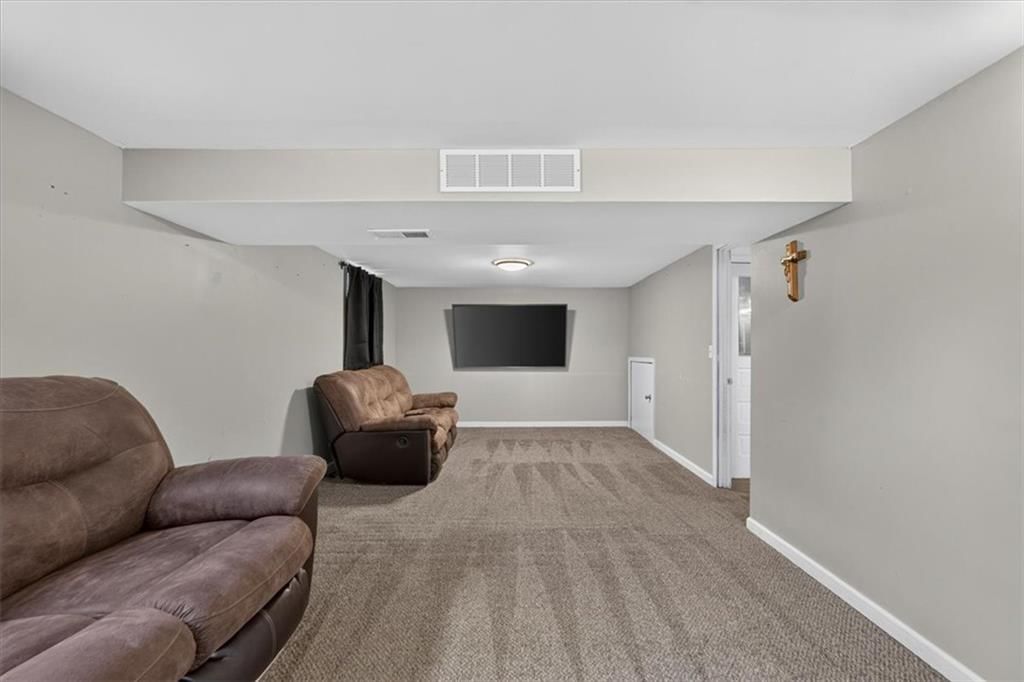 1802 PARKWOOD Drive — photo 46