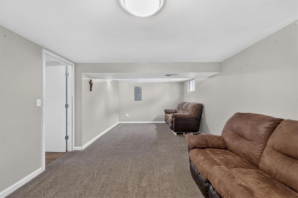 1802 PARKWOOD Drive — photo 47