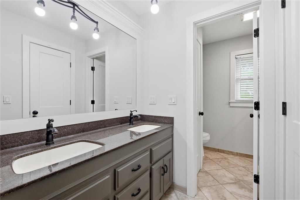 5625 W 201 Street — photo 13