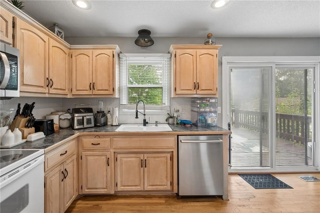 1011 NW 71st Court — photo 8