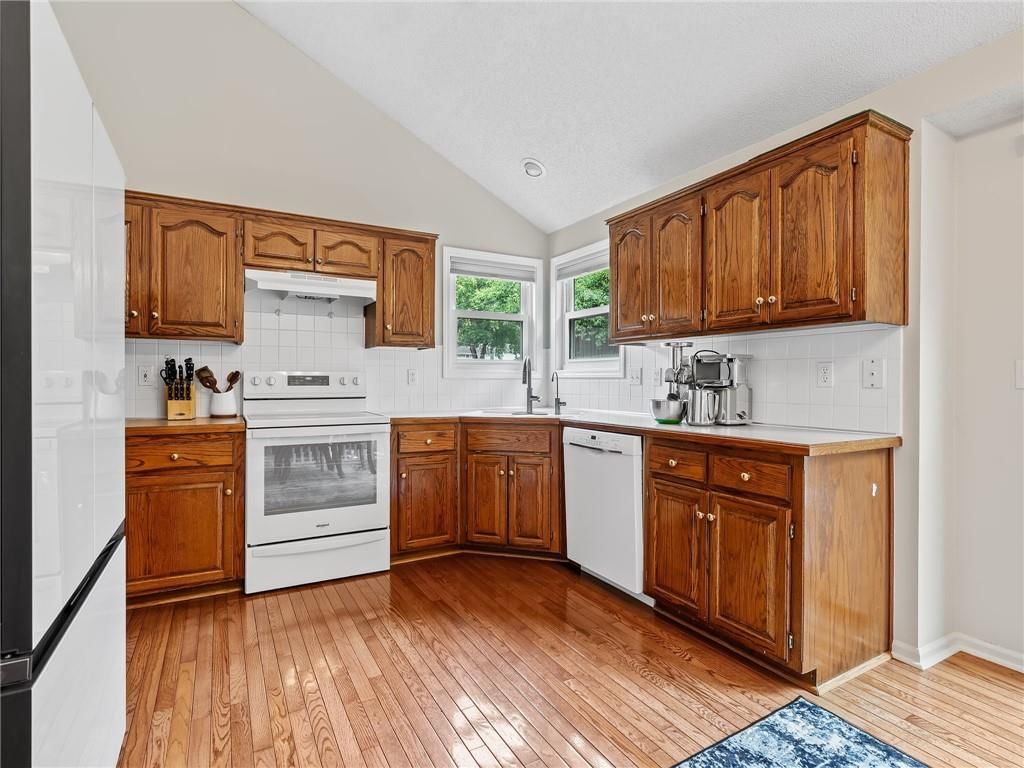 5112 NE 55TH Terrace — photo 7