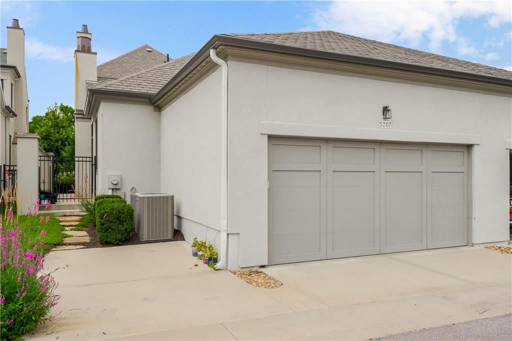 5207 Meadowbrook Parkway — photo 41