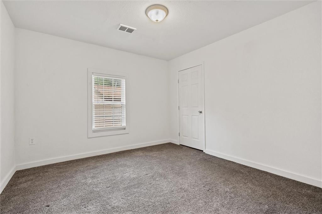 1318 Clinton Street — photo 13