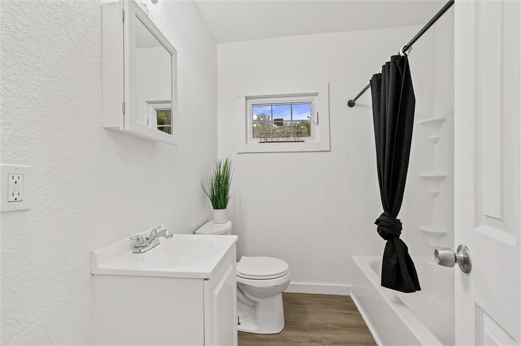1318 Clinton Street — photo 16