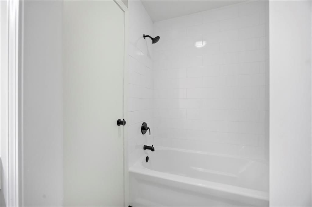 10129 Steele Road — photo 15