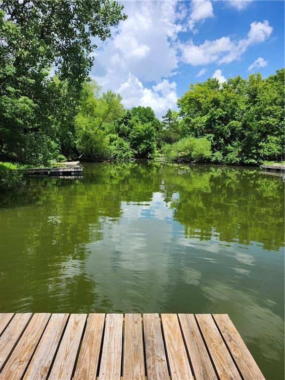 10 Deepwoods Drive, Linn Valley, KS